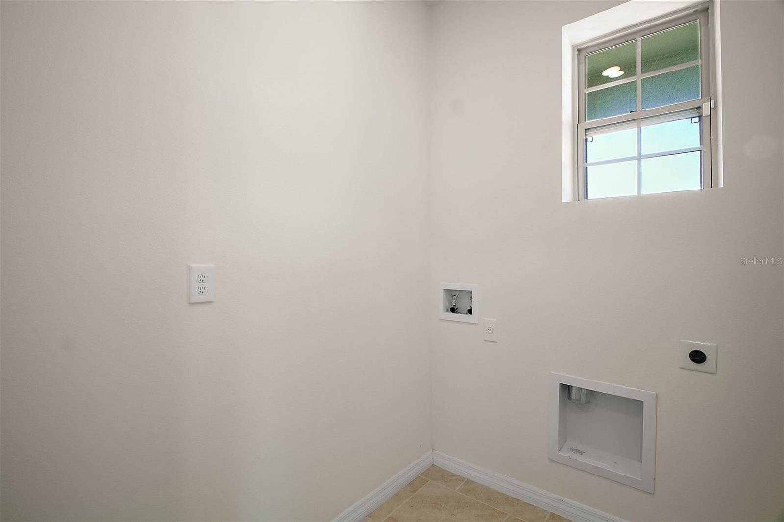 Image 22 of 38 For 17386 Blazing Star Circle