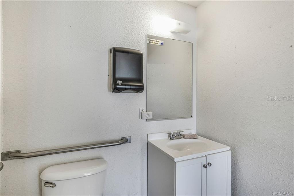 Image 11 of 38 For 3490 Dunnellon Road