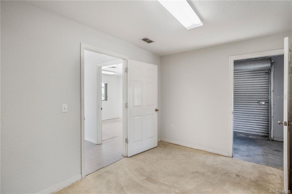 Image 20 of 38 For 3490 Dunnellon Road