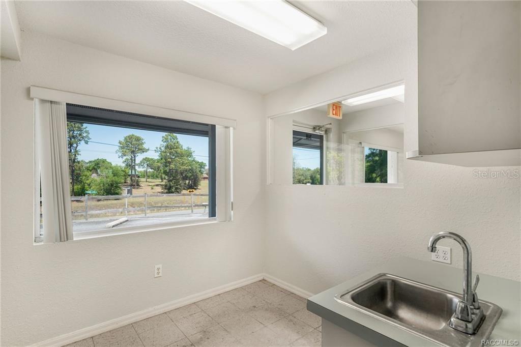 Image 23 of 38 For 3490 Dunnellon Road