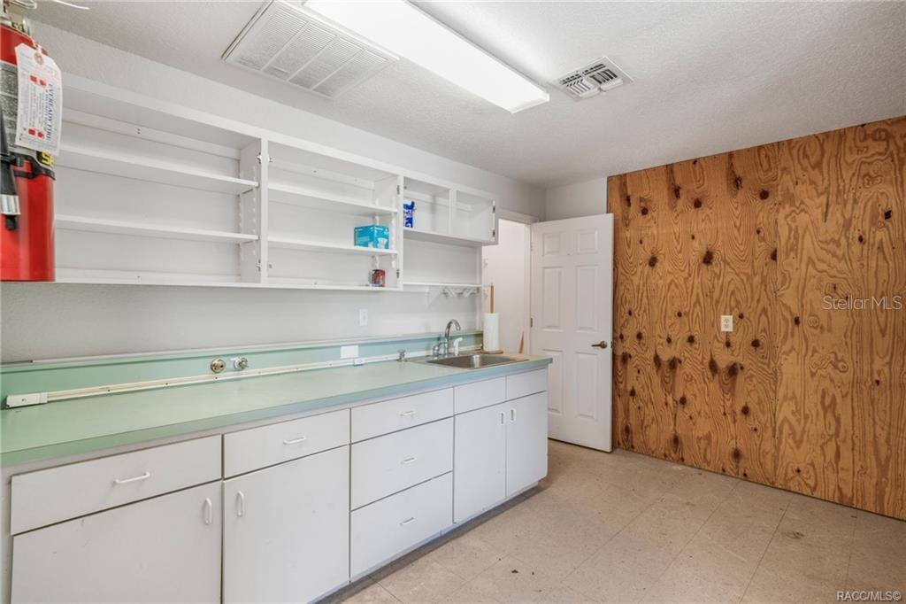 Image 26 of 38 For 3490 Dunnellon Road
