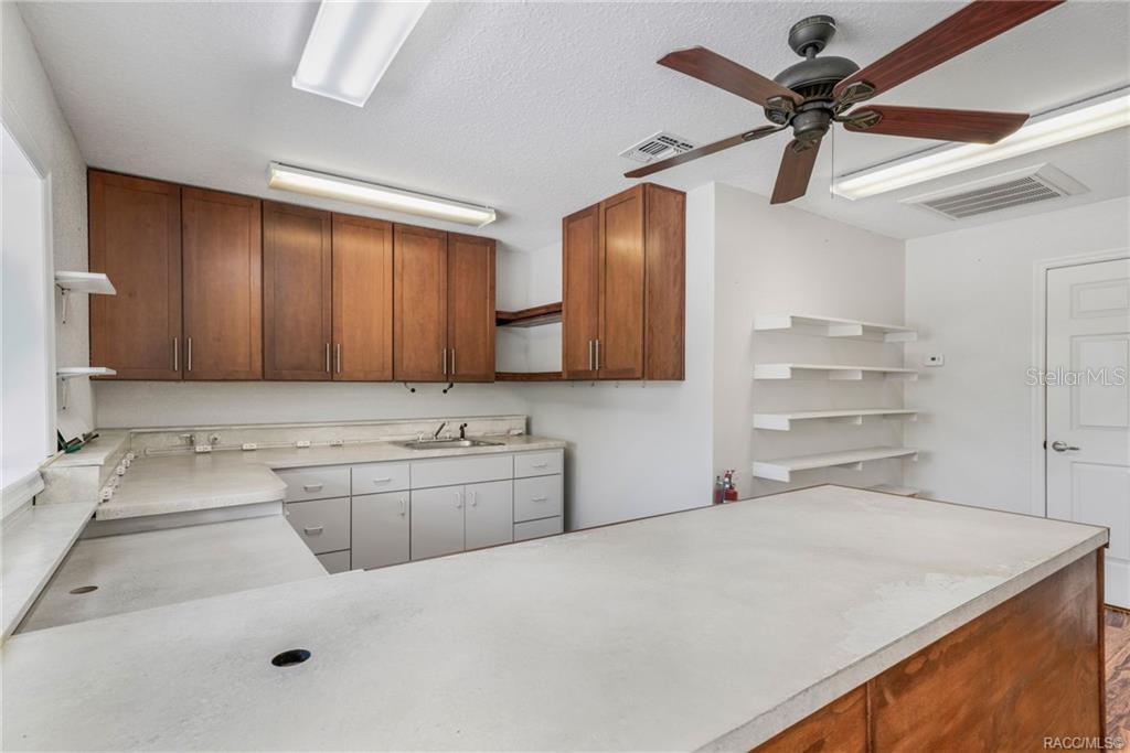 Image 28 of 38 For 3490 Dunnellon Road