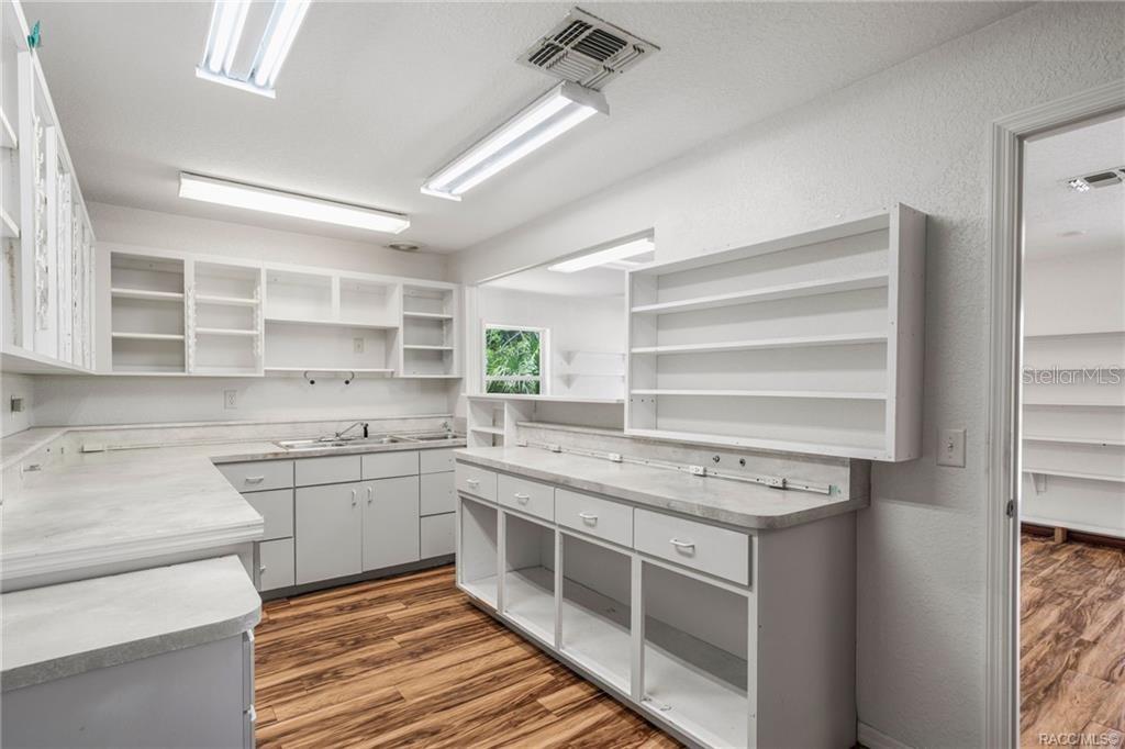 Image 8 of 38 For 3490 Dunnellon Road