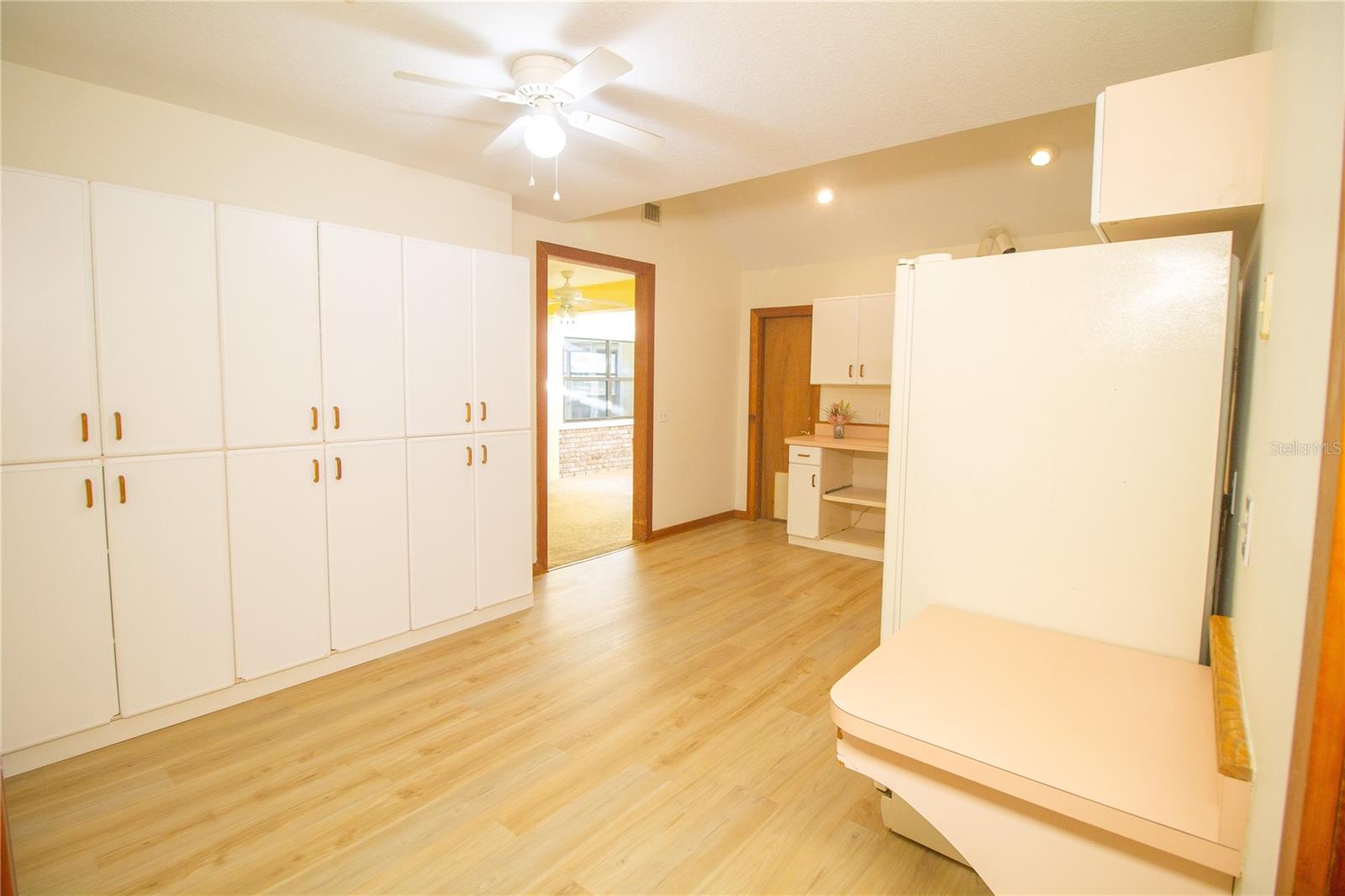 Image 13 of 30 For 2112 Robie Avenue