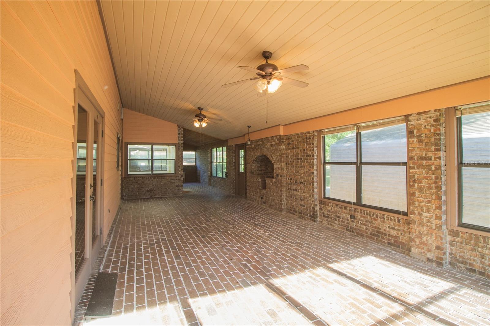 Image 4 of 30 For 2112 Robie Avenue