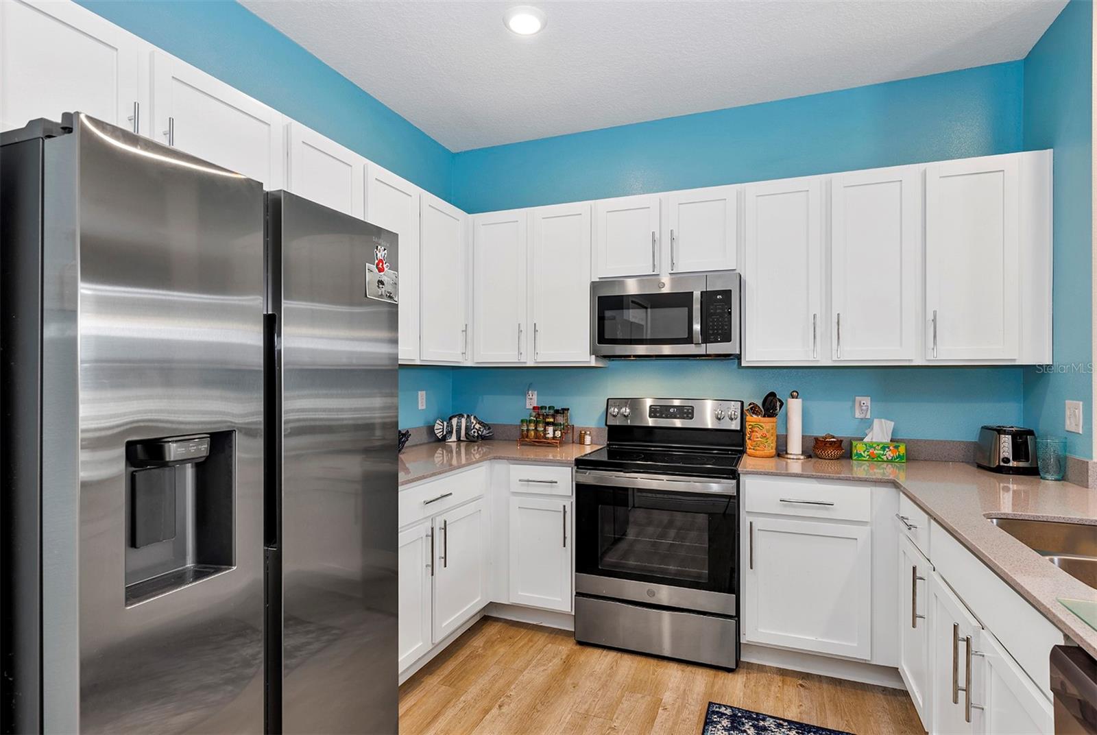 Image 10 of 49 For 27018 White Plains Way