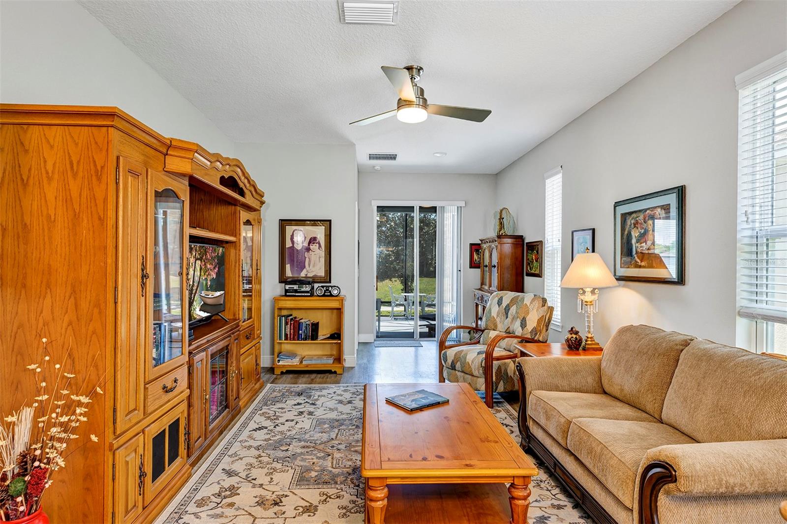 Image 13 of 49 For 27018 White Plains Way