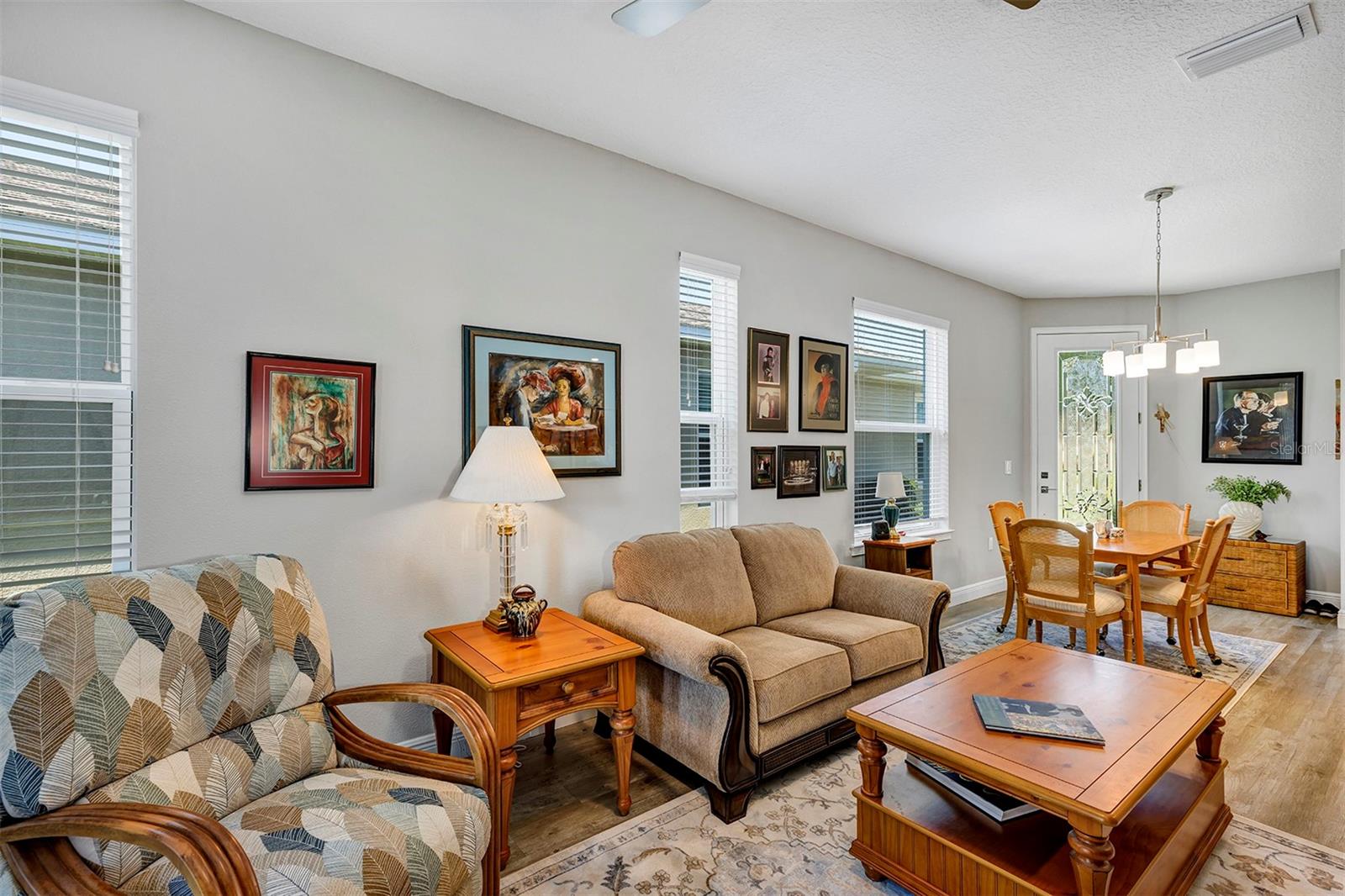 Image 14 of 49 For 27018 White Plains Way