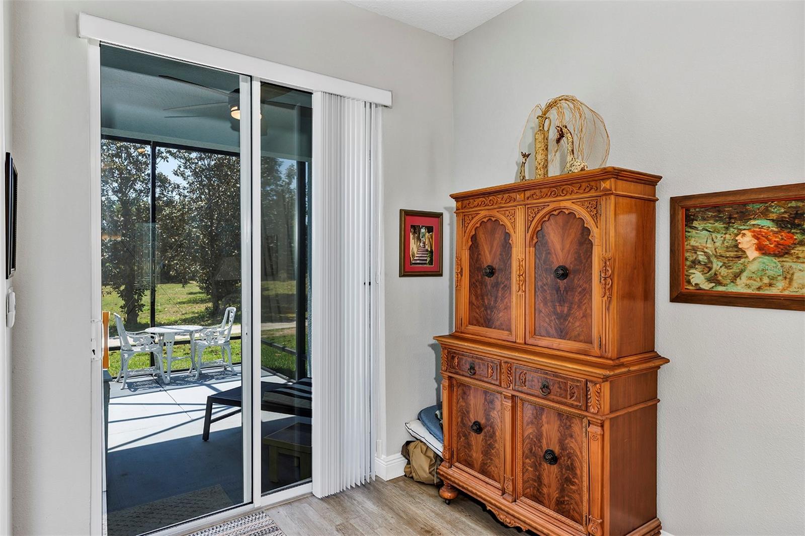 Image 15 of 49 For 27018 White Plains Way