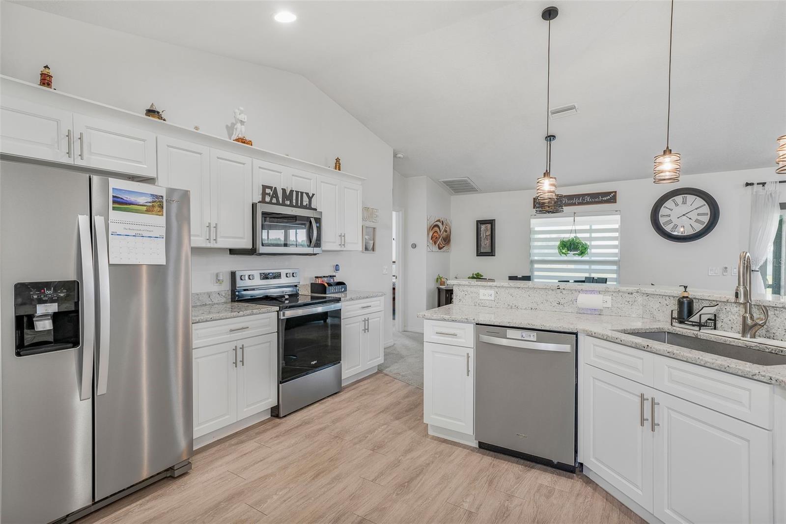 Image 17 of 66 For 4398 E Taper St
