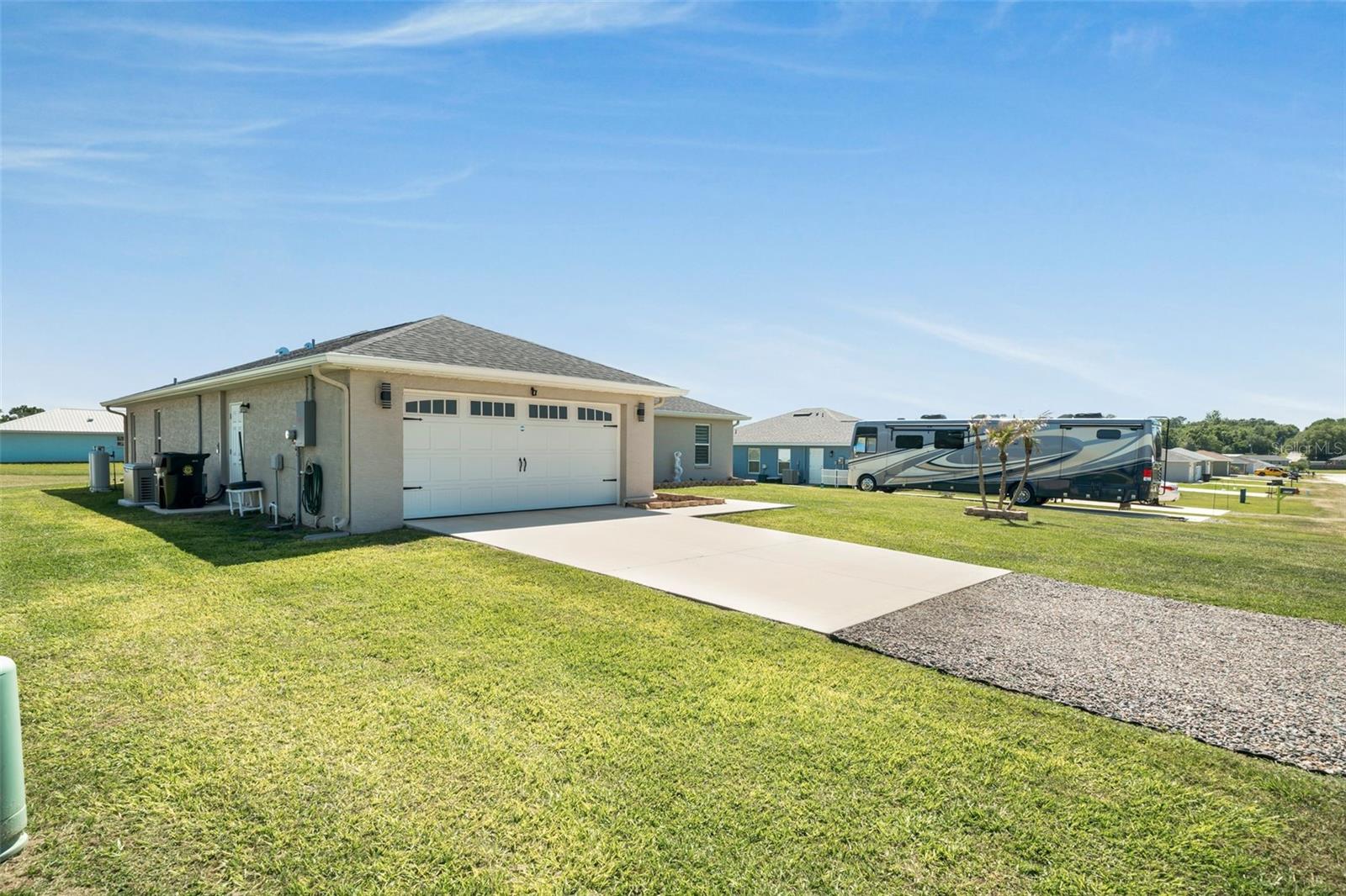Image 2 of 66 For 4398 E Taper St