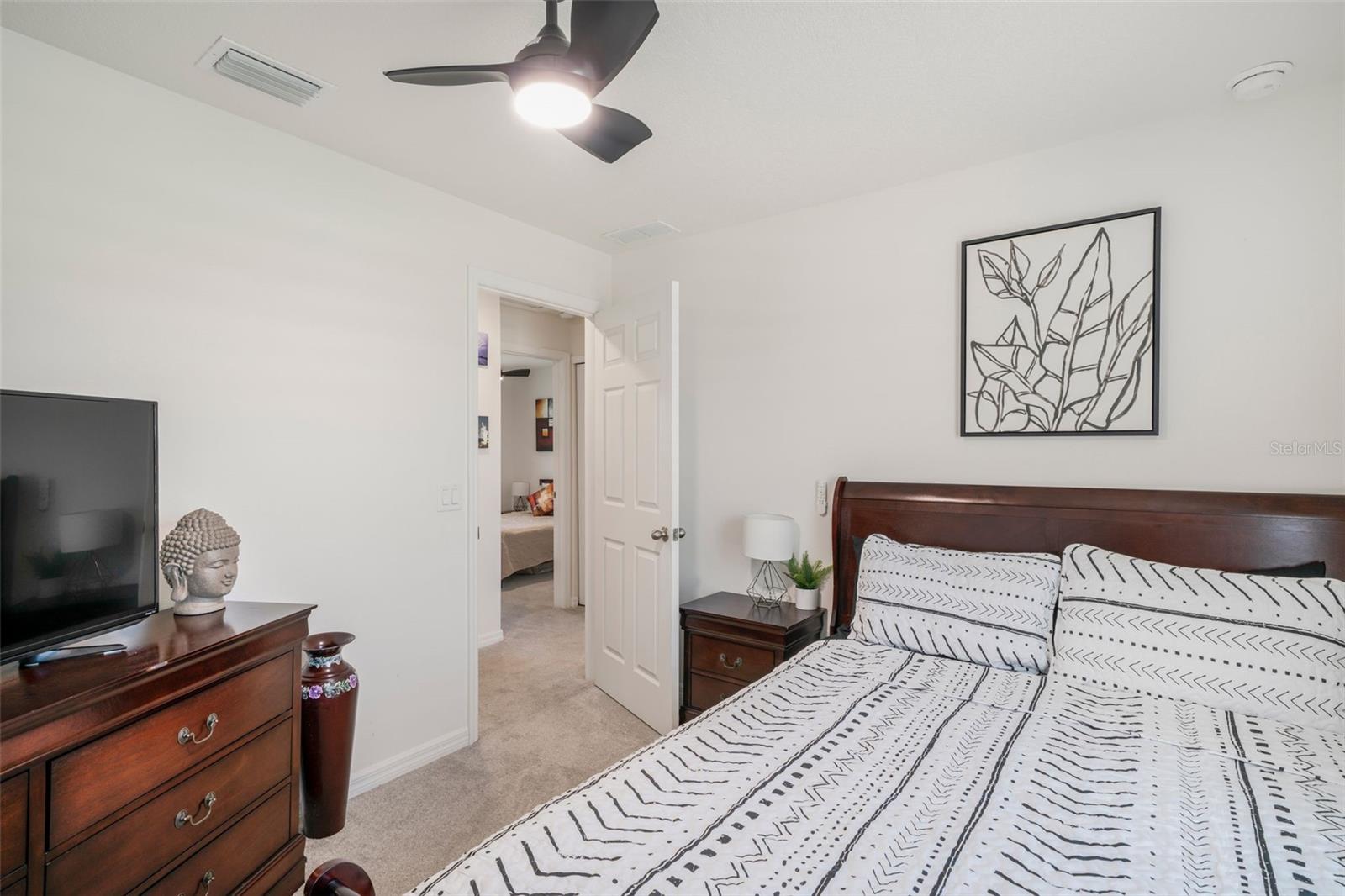 Image 32 of 66 For 4398 E Taper St