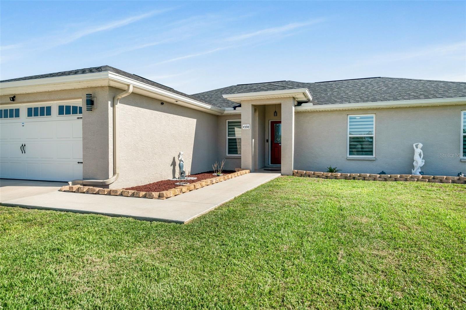 Image 4 of 66 For 4398 E Taper St