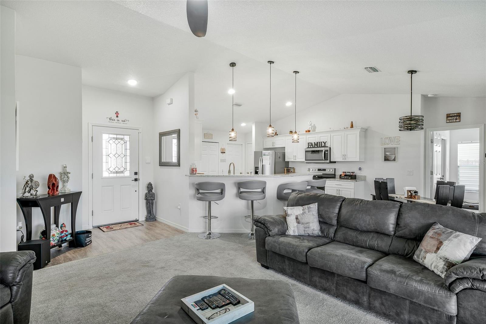 Image 7 of 66 For 4398 E Taper St
