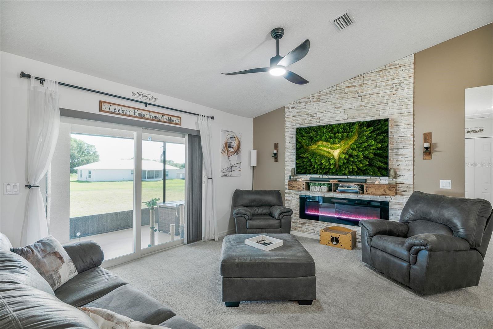 Image 9 of 66 For 4398 E Taper St