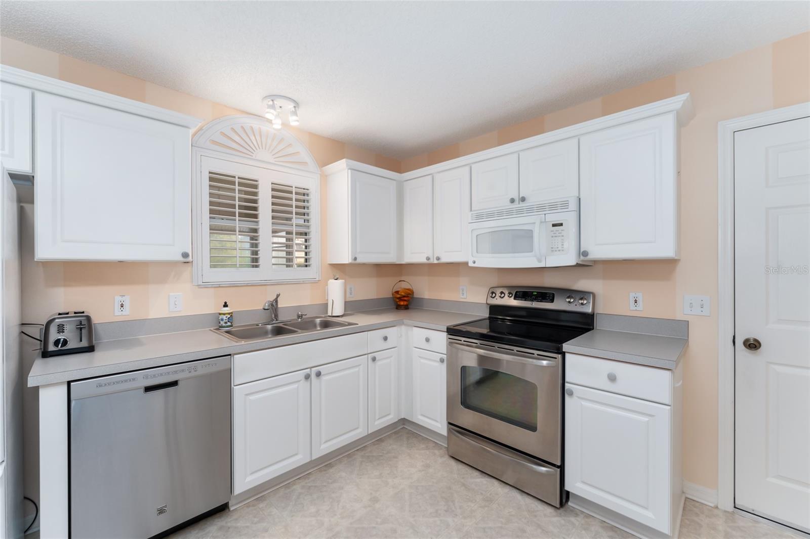 Image 23 of 41 For 1709 Betrillo Court