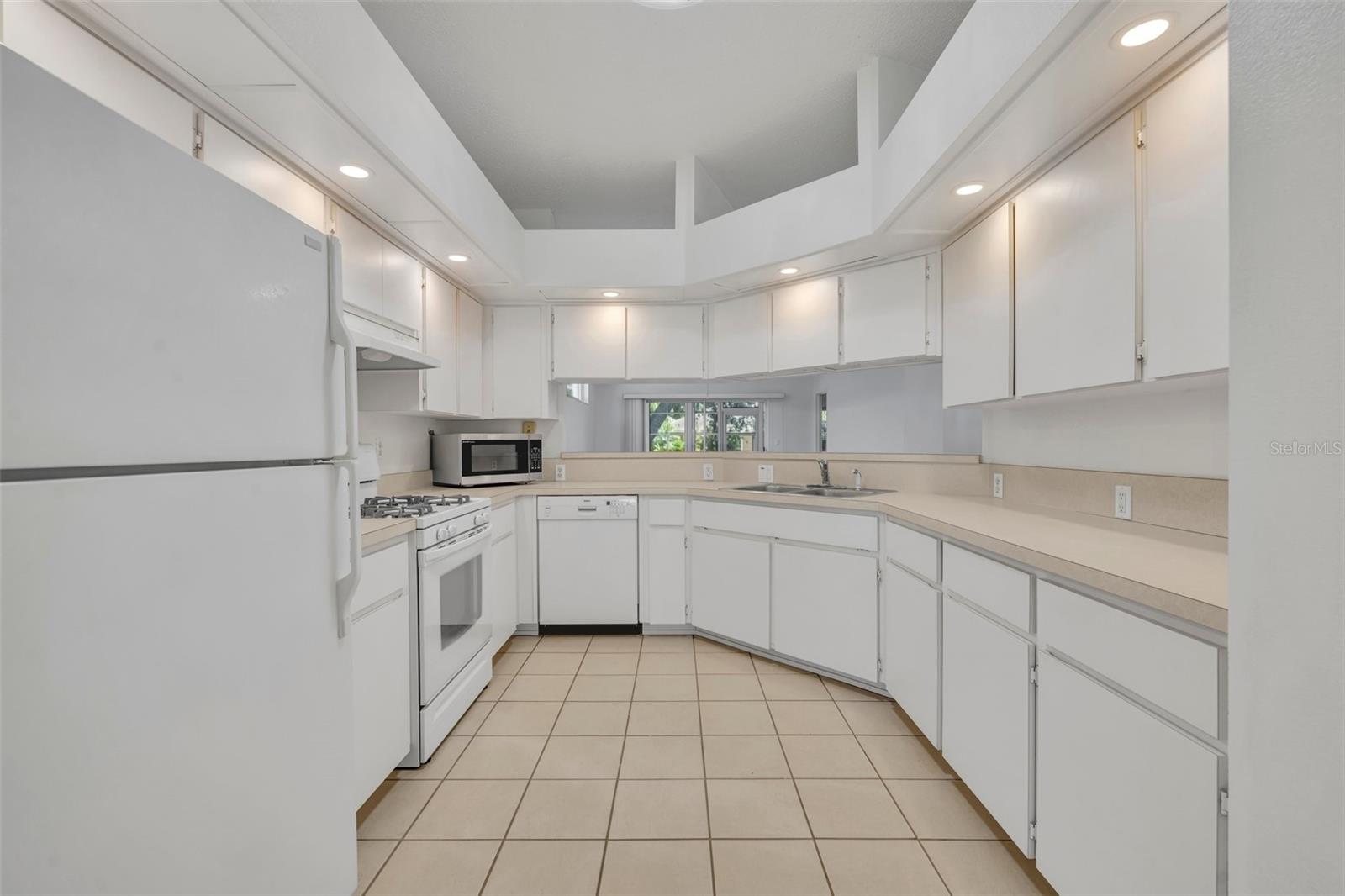 Image 13 of 60 For 5614 King James Avenue