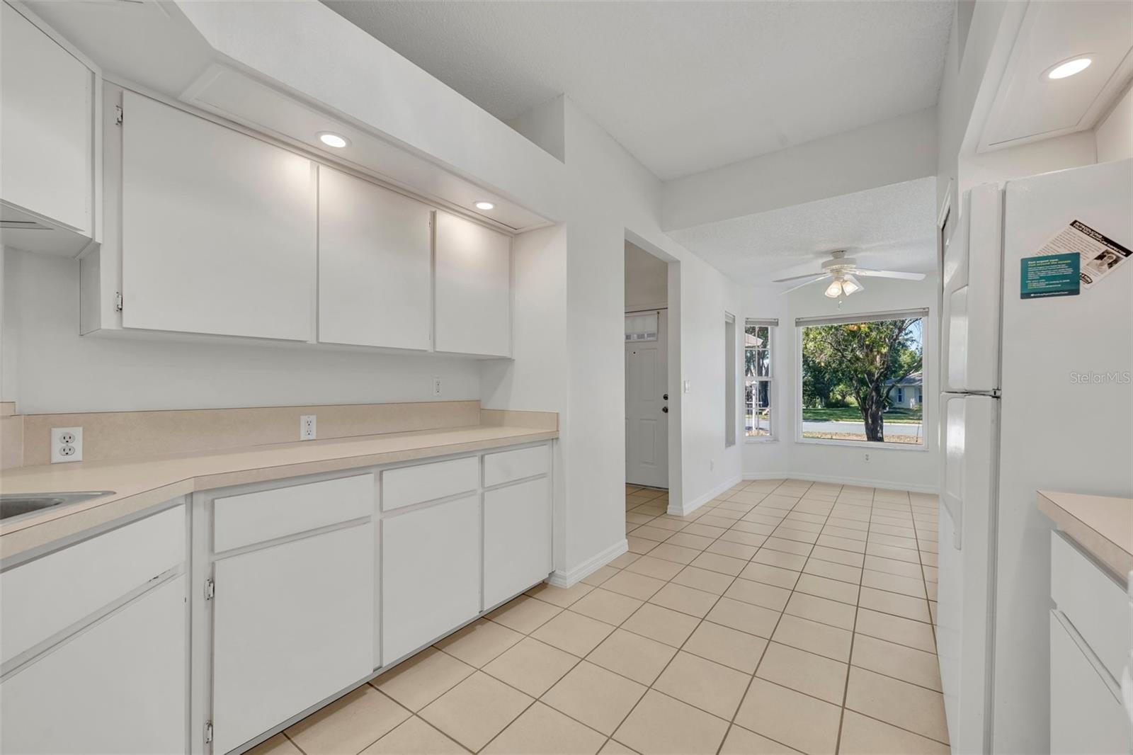Image 17 of 60 For 5614 King James Avenue