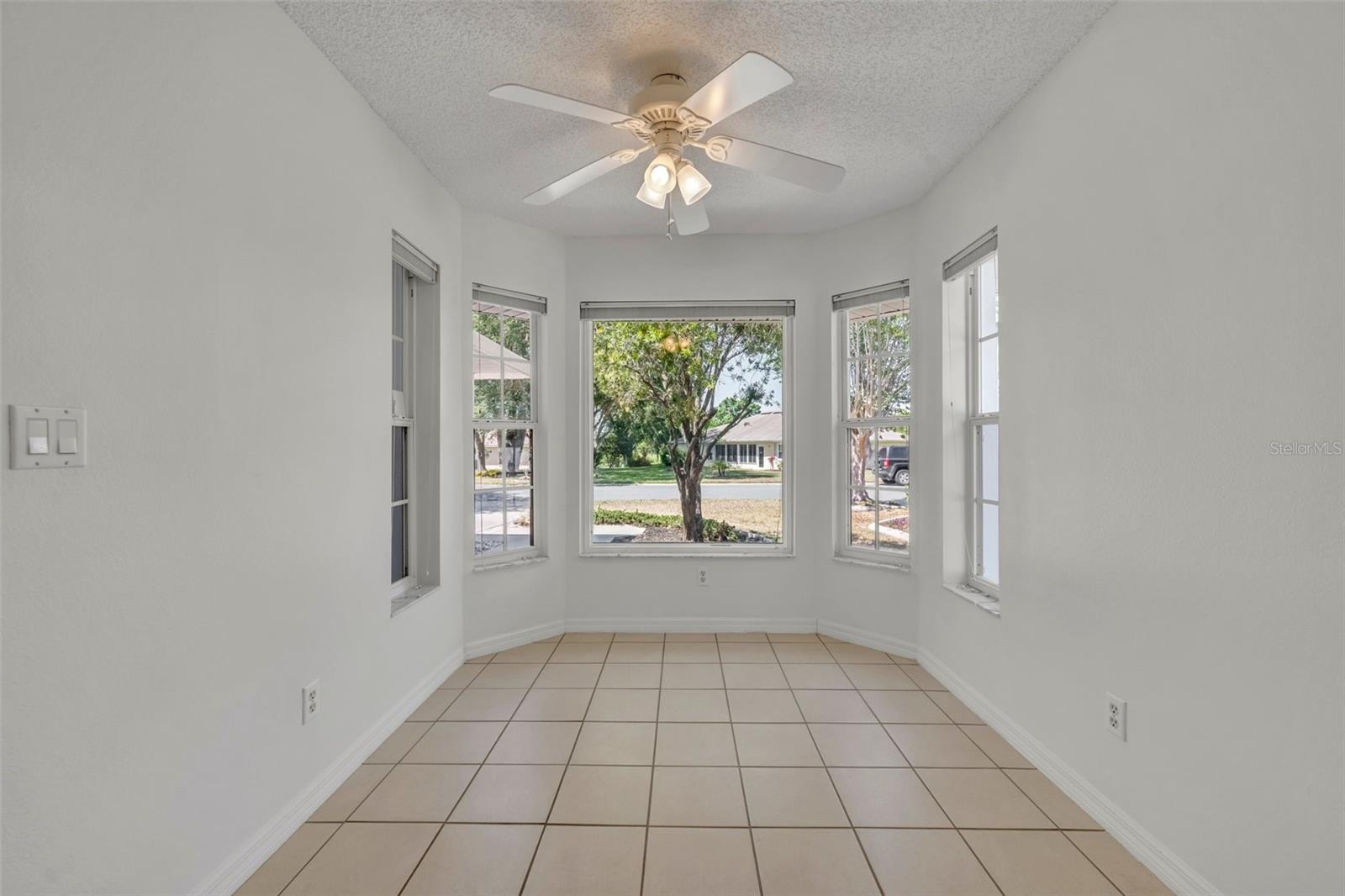 Image 18 of 60 For 5614 King James Avenue