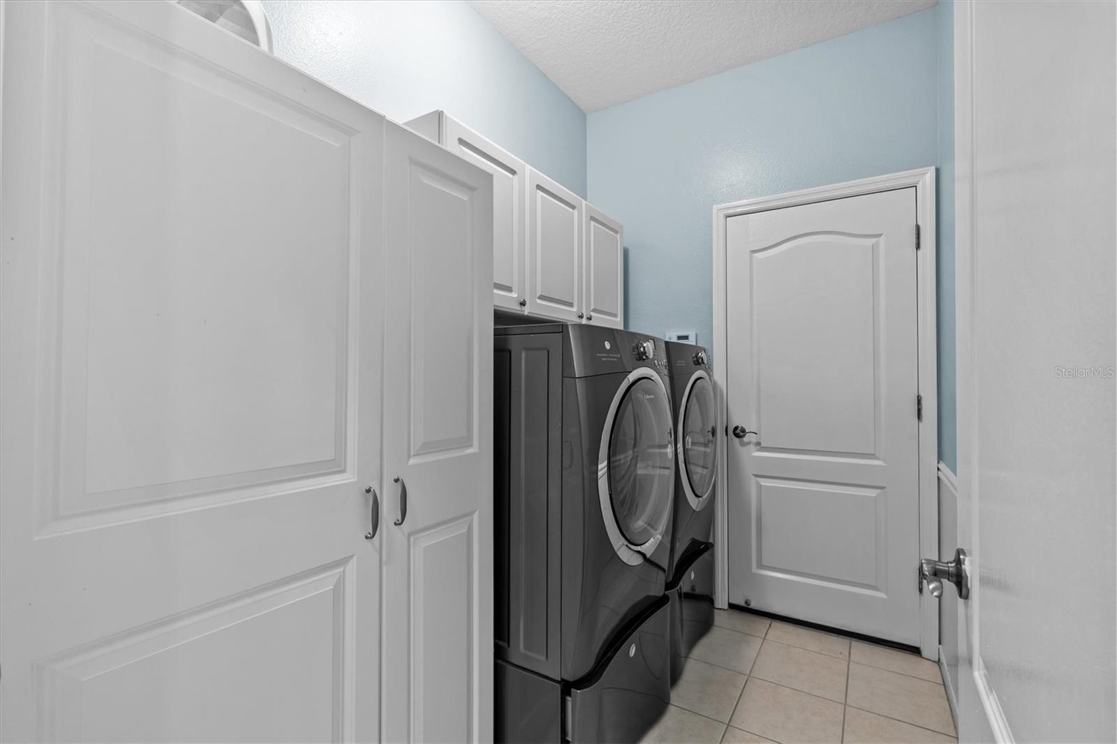 Image 13 of 42 For 14820 Potterton Circle