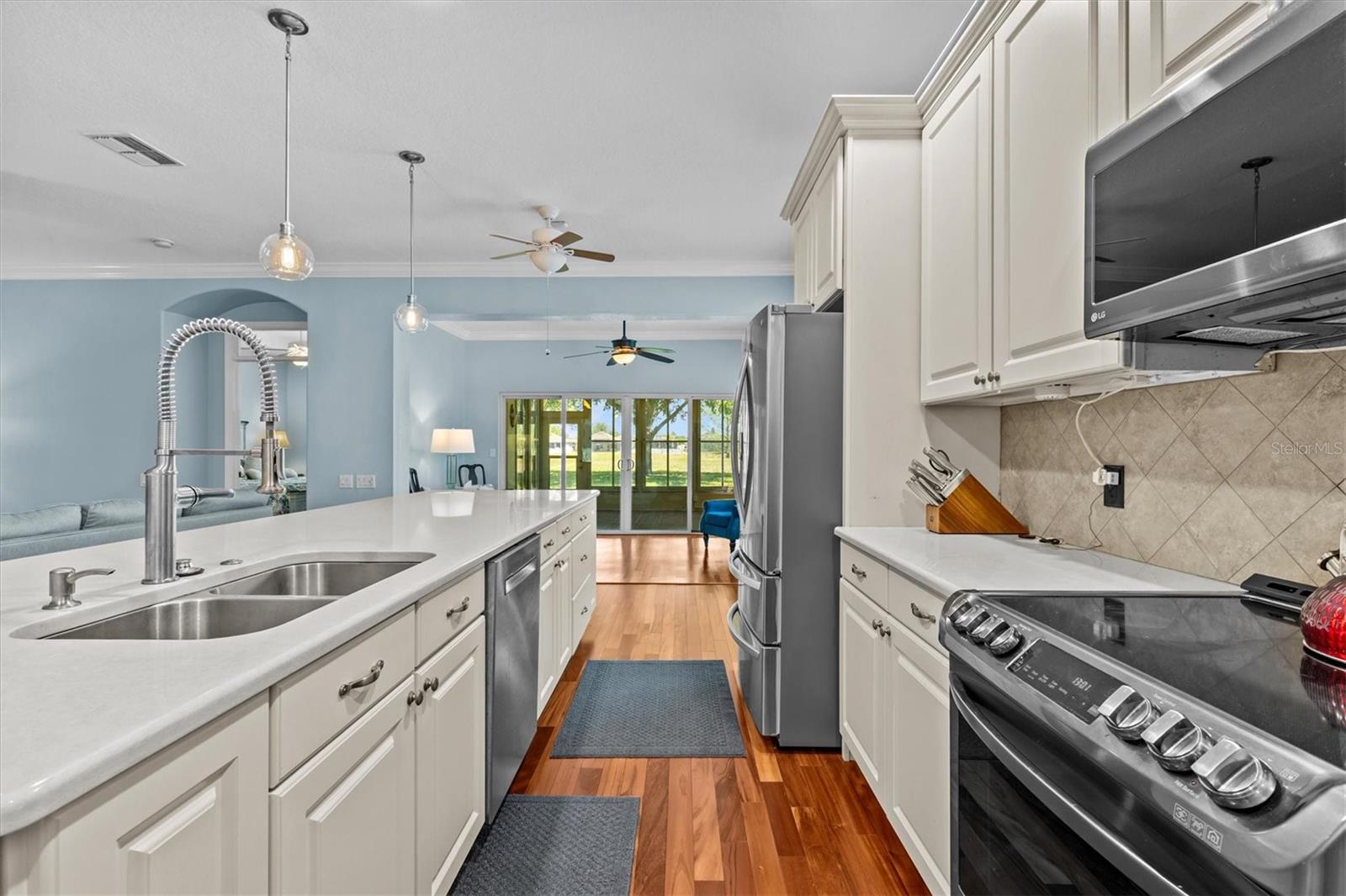 Image 4 of 42 For 14820 Potterton Circle