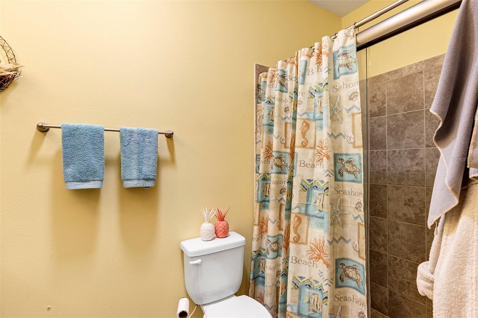 Image 18 of 49 For 26951 White Plains Way