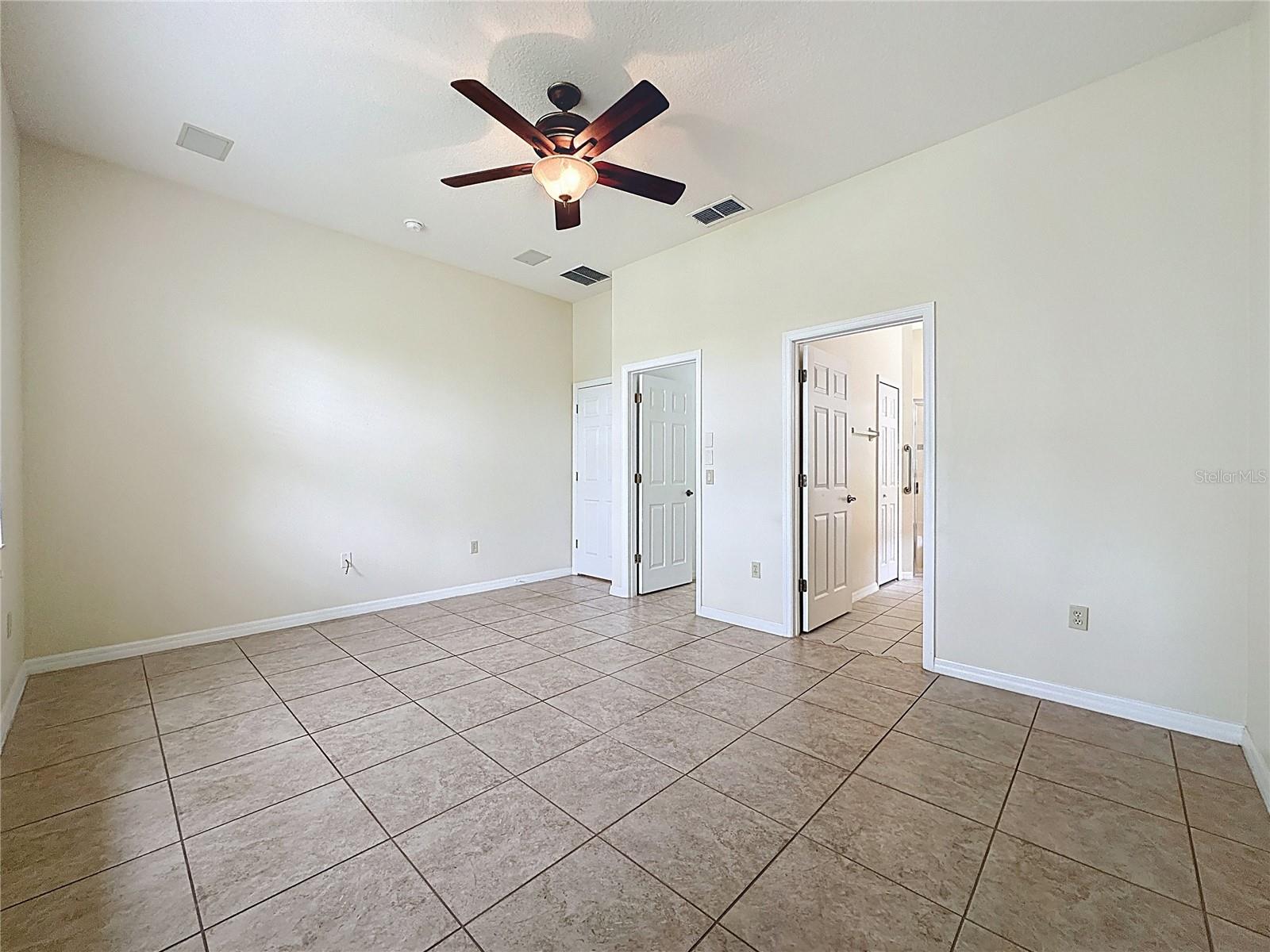 Image 36 of 53 For 807 Wolf Creek Street