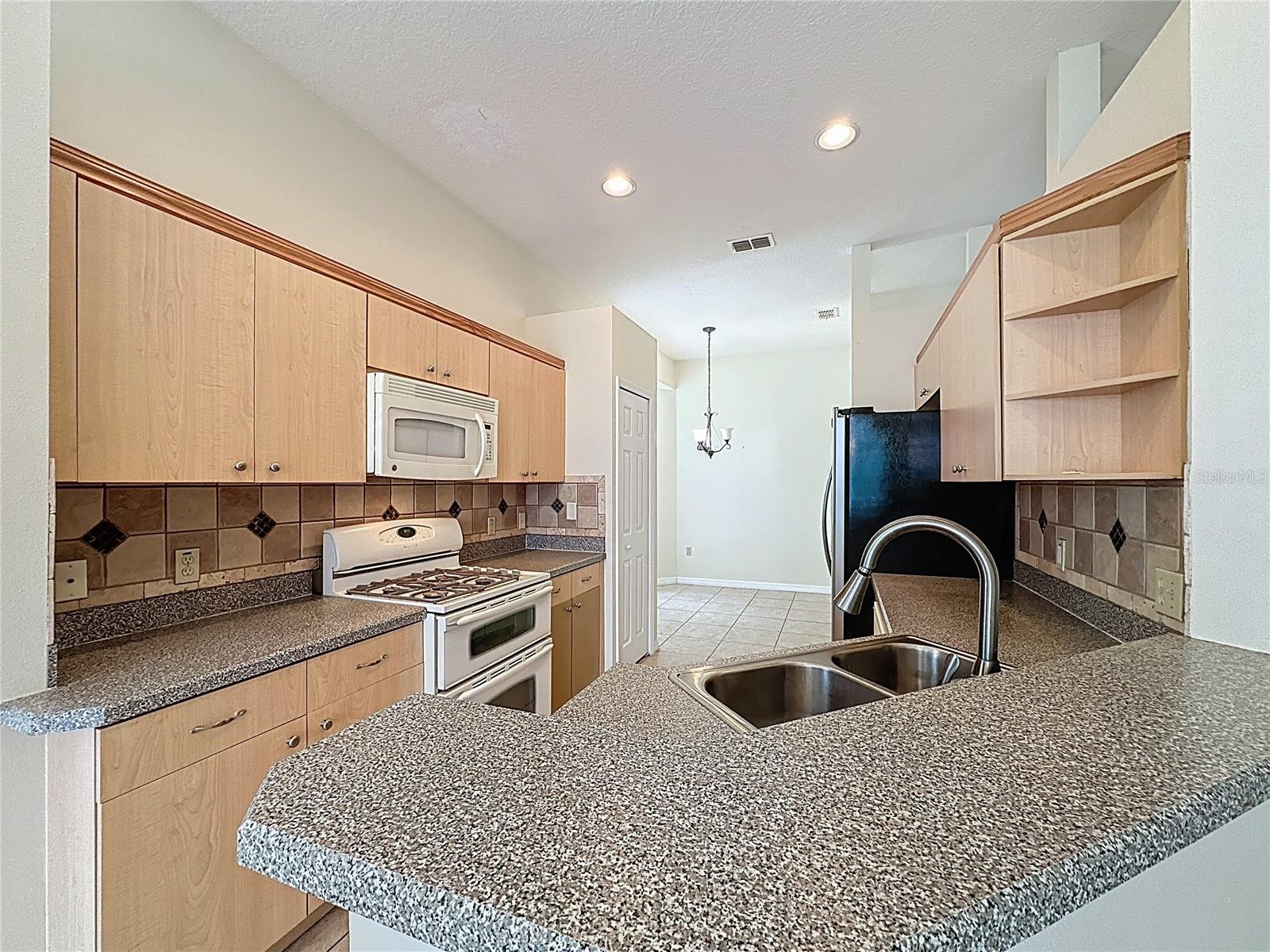 Image 47 of 53 For 807 Wolf Creek Street