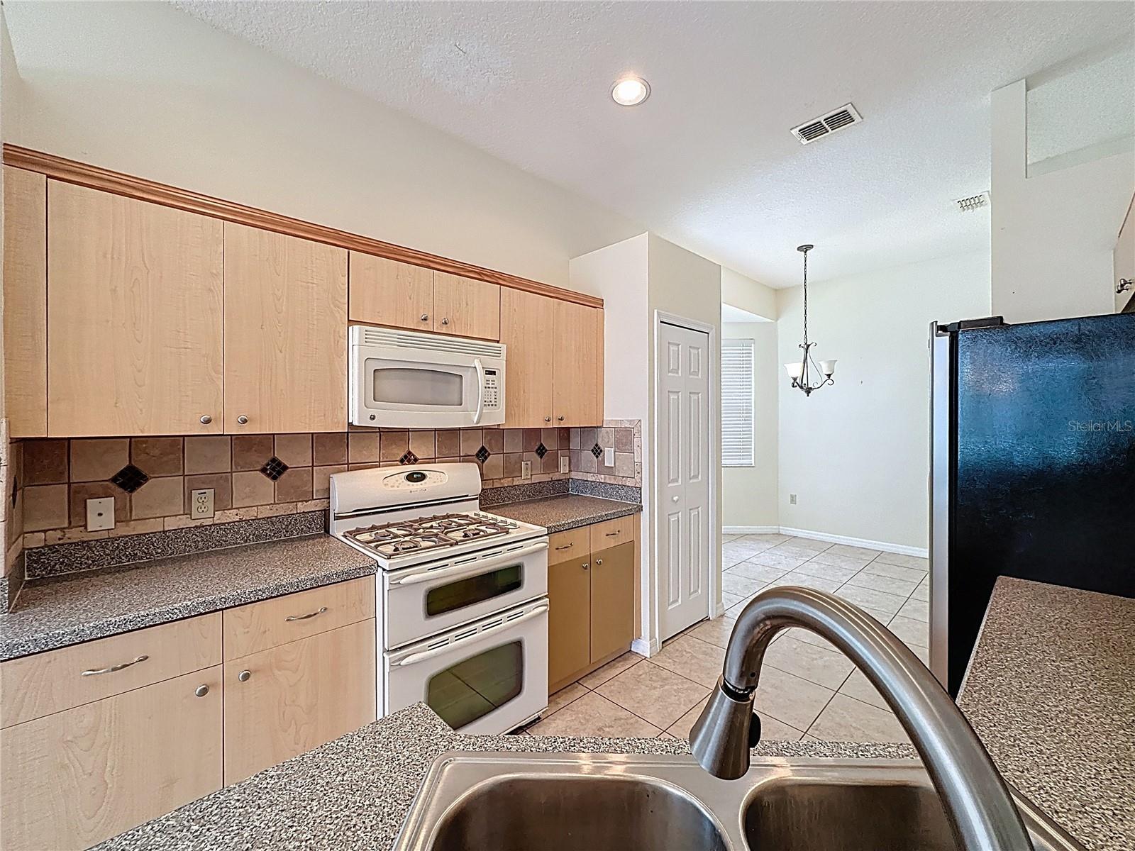 Image 49 of 53 For 807 Wolf Creek Street