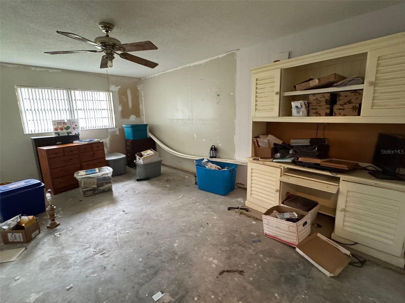 Image 12 of 13 For 4049 Hedge Avenue