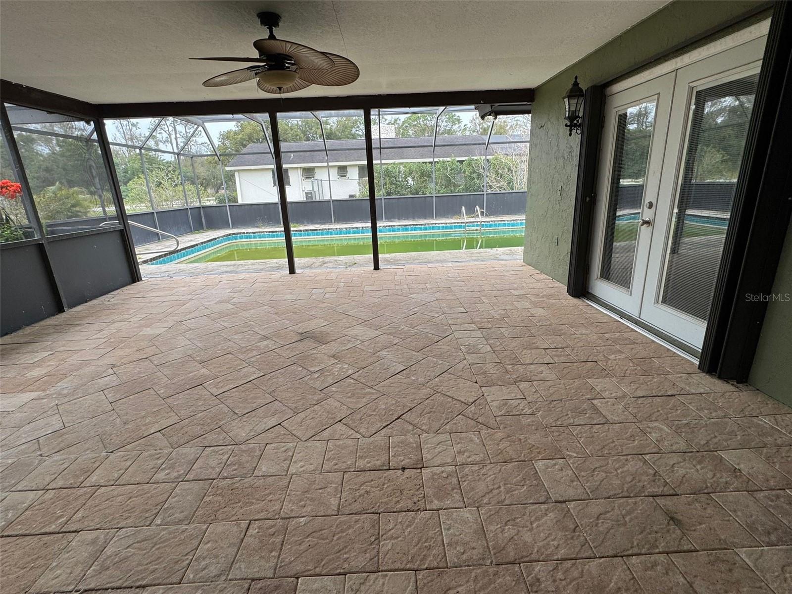 Image 3 of 13 For 4049 Hedge Avenue