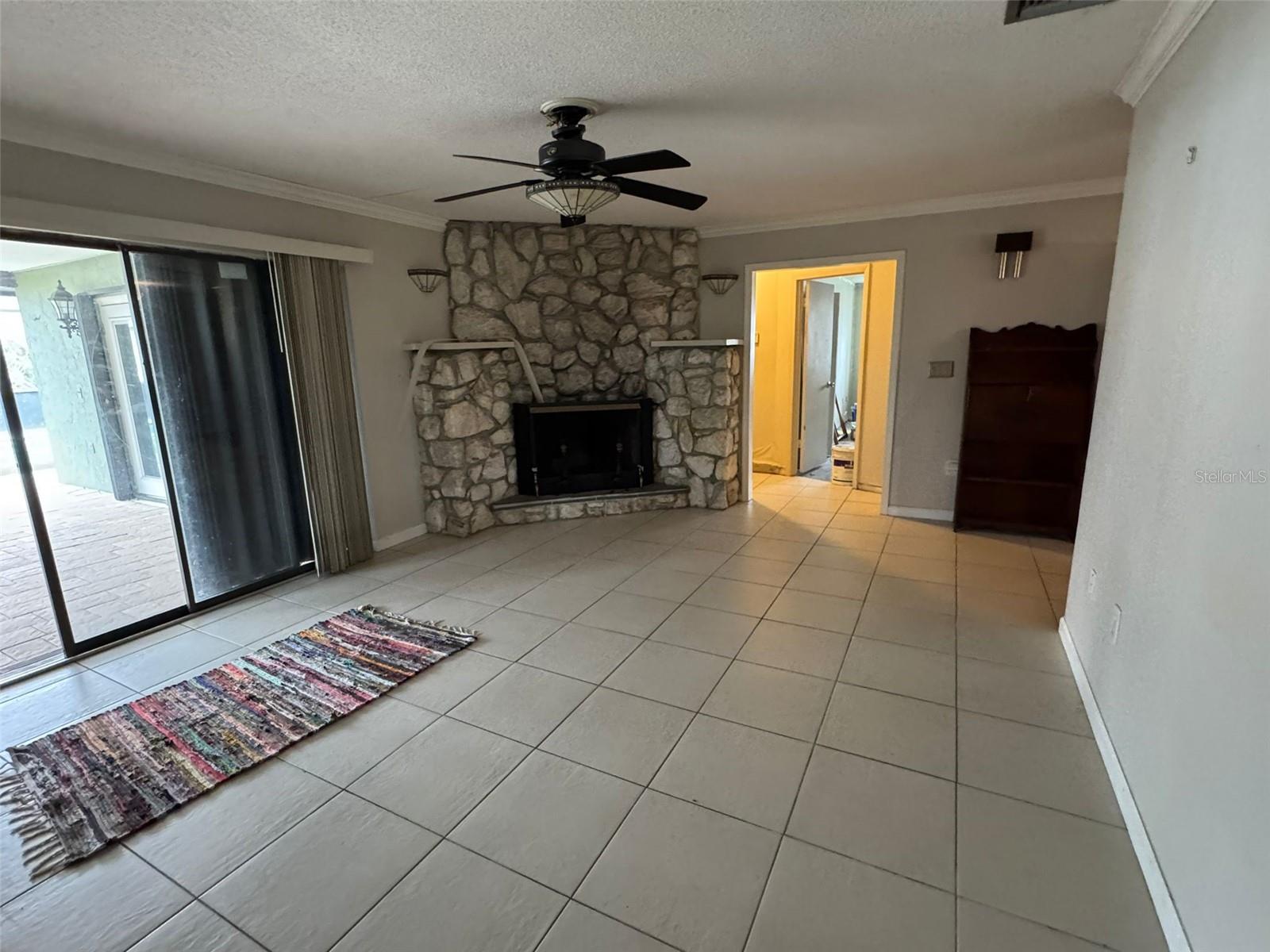 Image 6 of 13 For 4049 Hedge Avenue