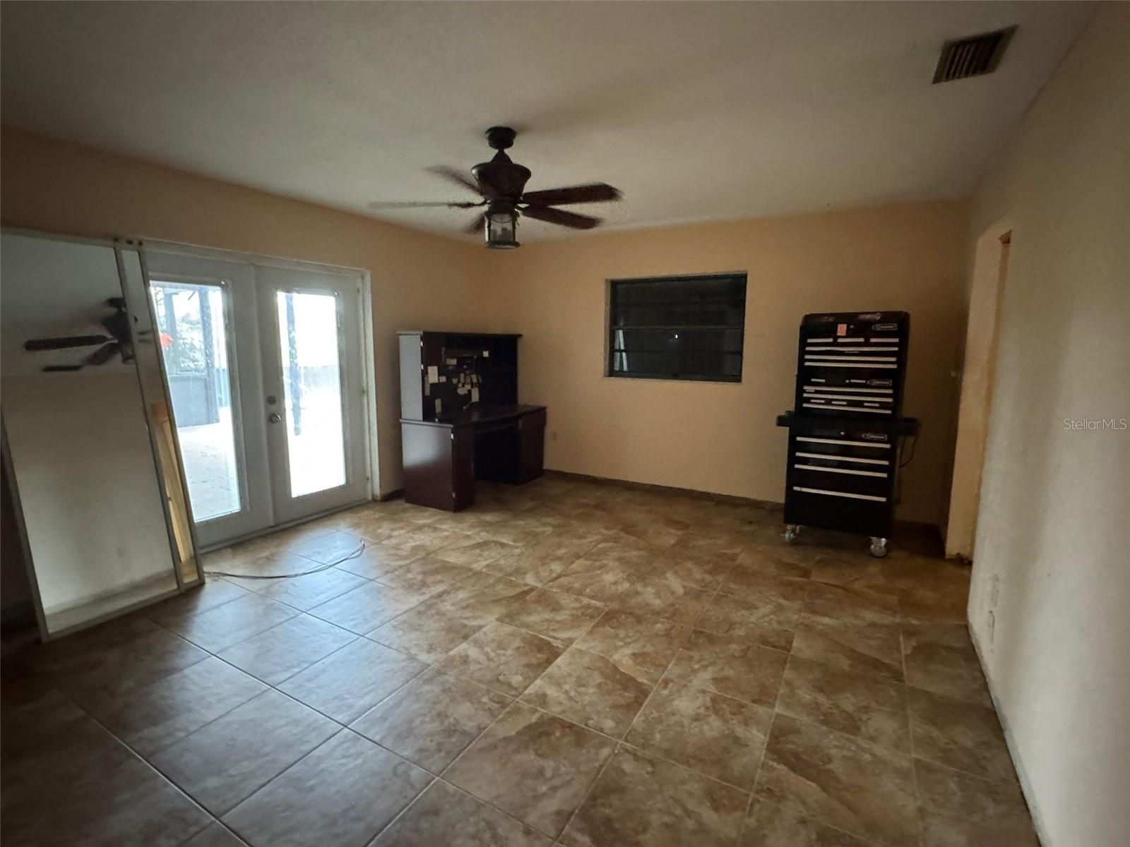 Image 8 of 13 For 4049 Hedge Avenue