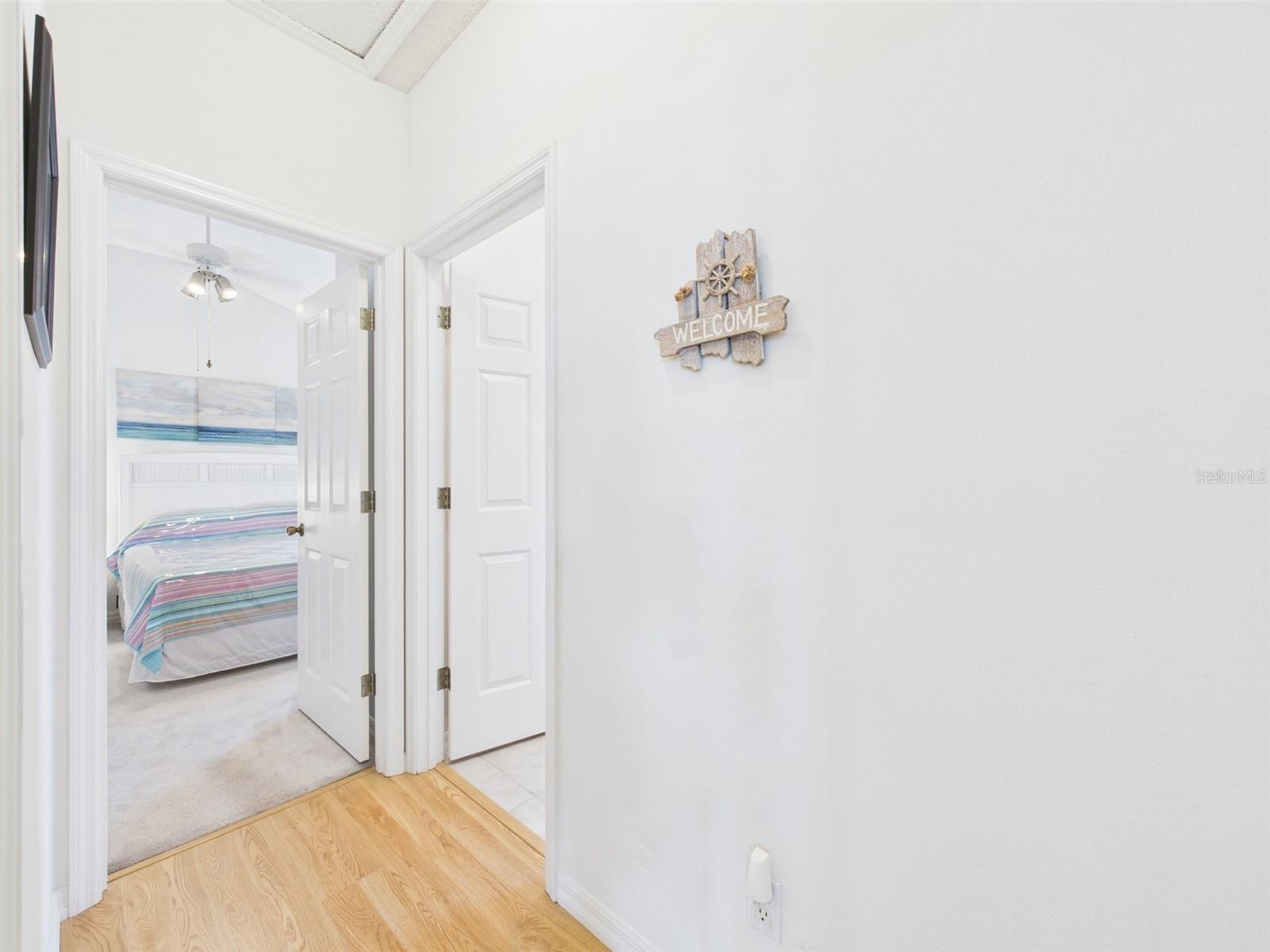 Image 12 of 31 For 21707 Queen Mary Court