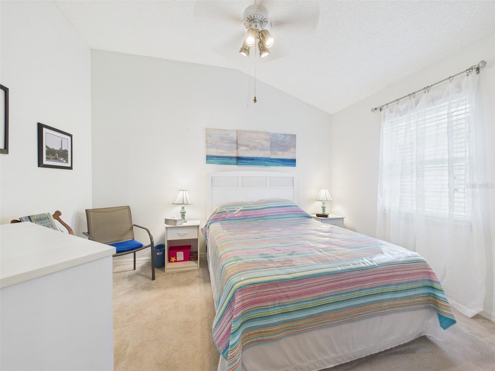 Image 14 of 31 For 21707 Queen Mary Court