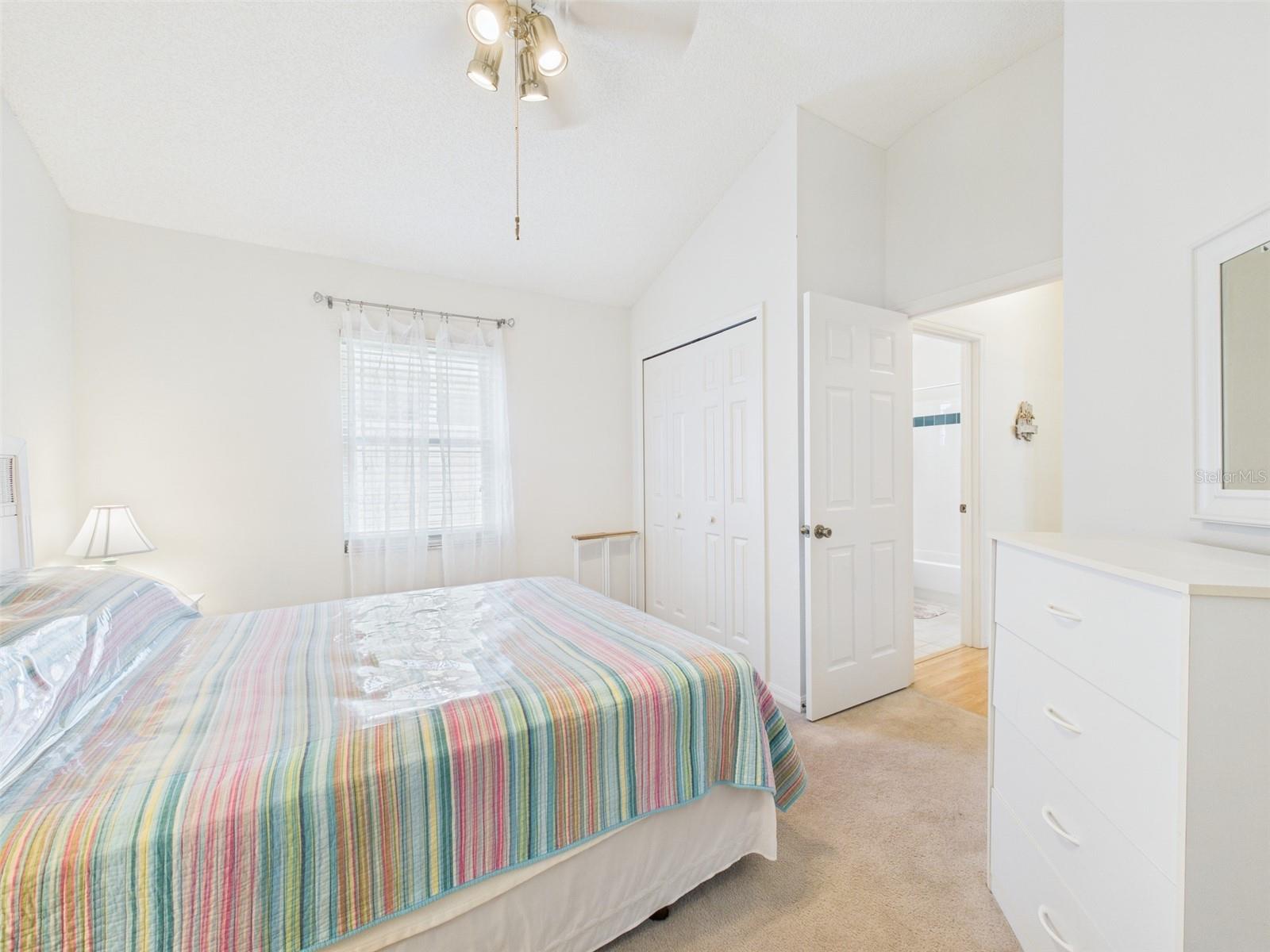 Image 15 of 31 For 21707 Queen Mary Court