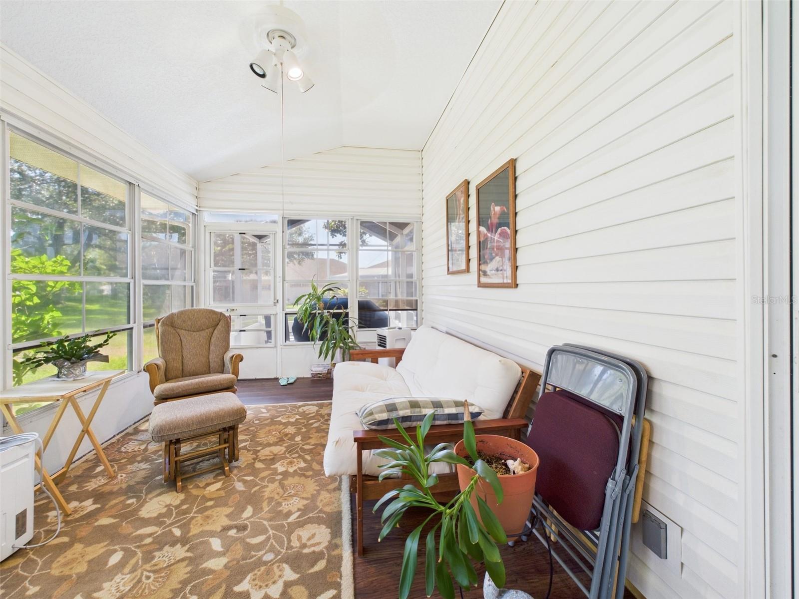 Image 21 of 31 For 21707 Queen Mary Court