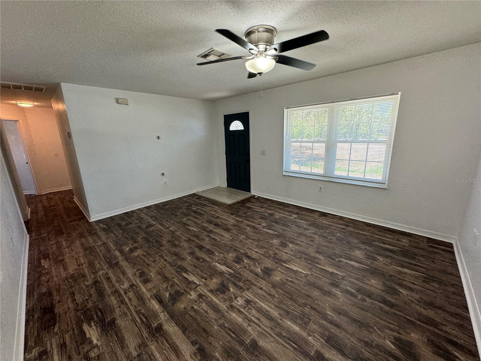 Image 2 of 14 For 40049 Palm Street