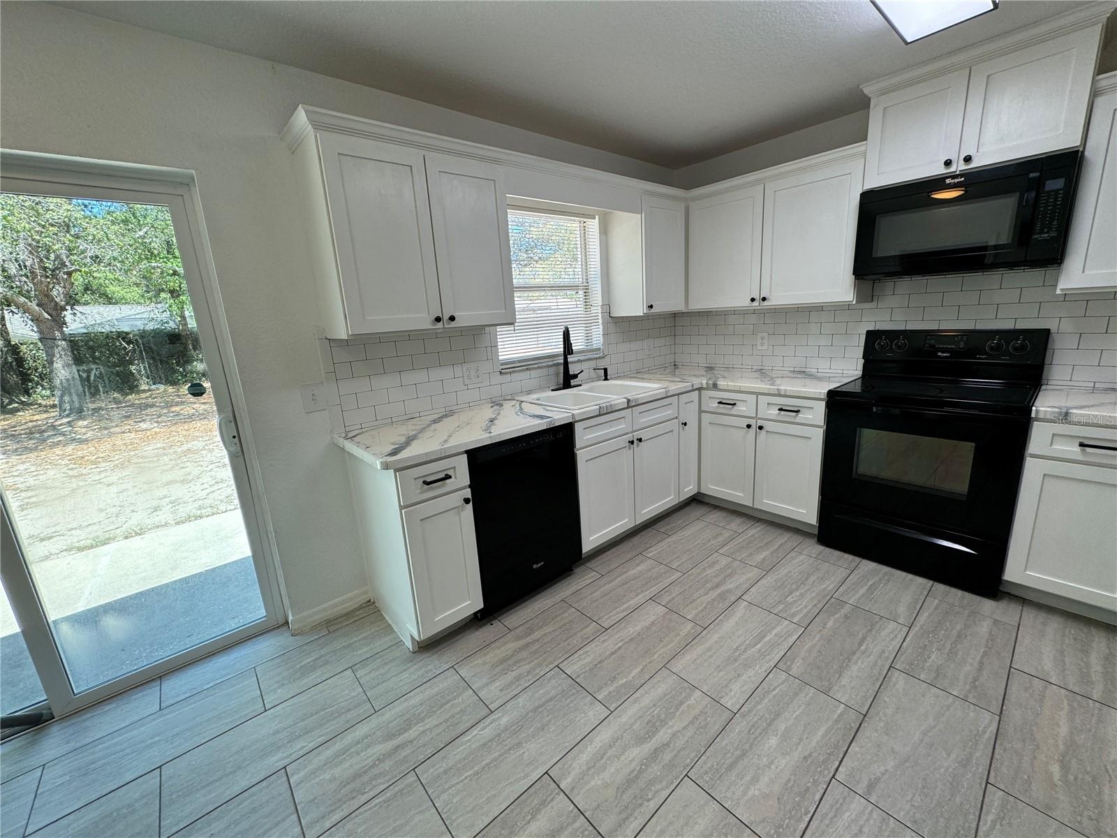 Image 5 of 14 For 40049 Palm Street