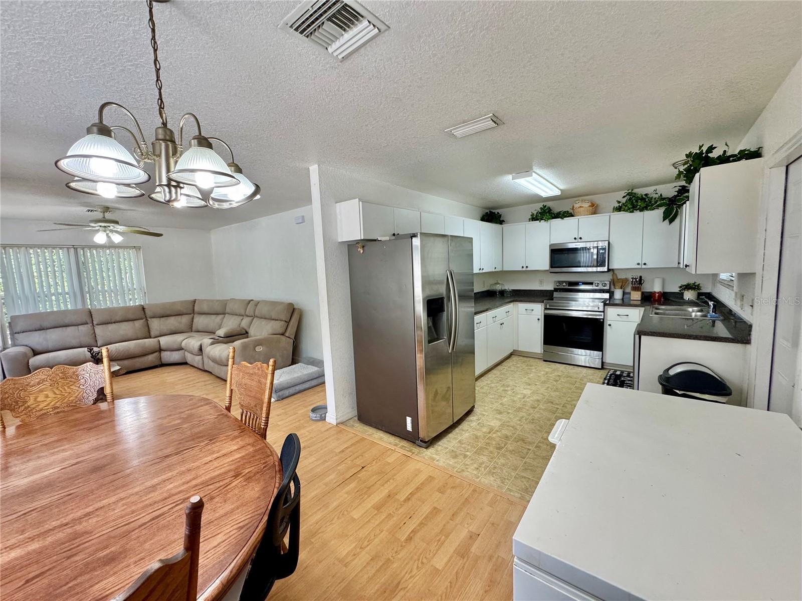 Image 10 of 29 For 40226 Palm Street