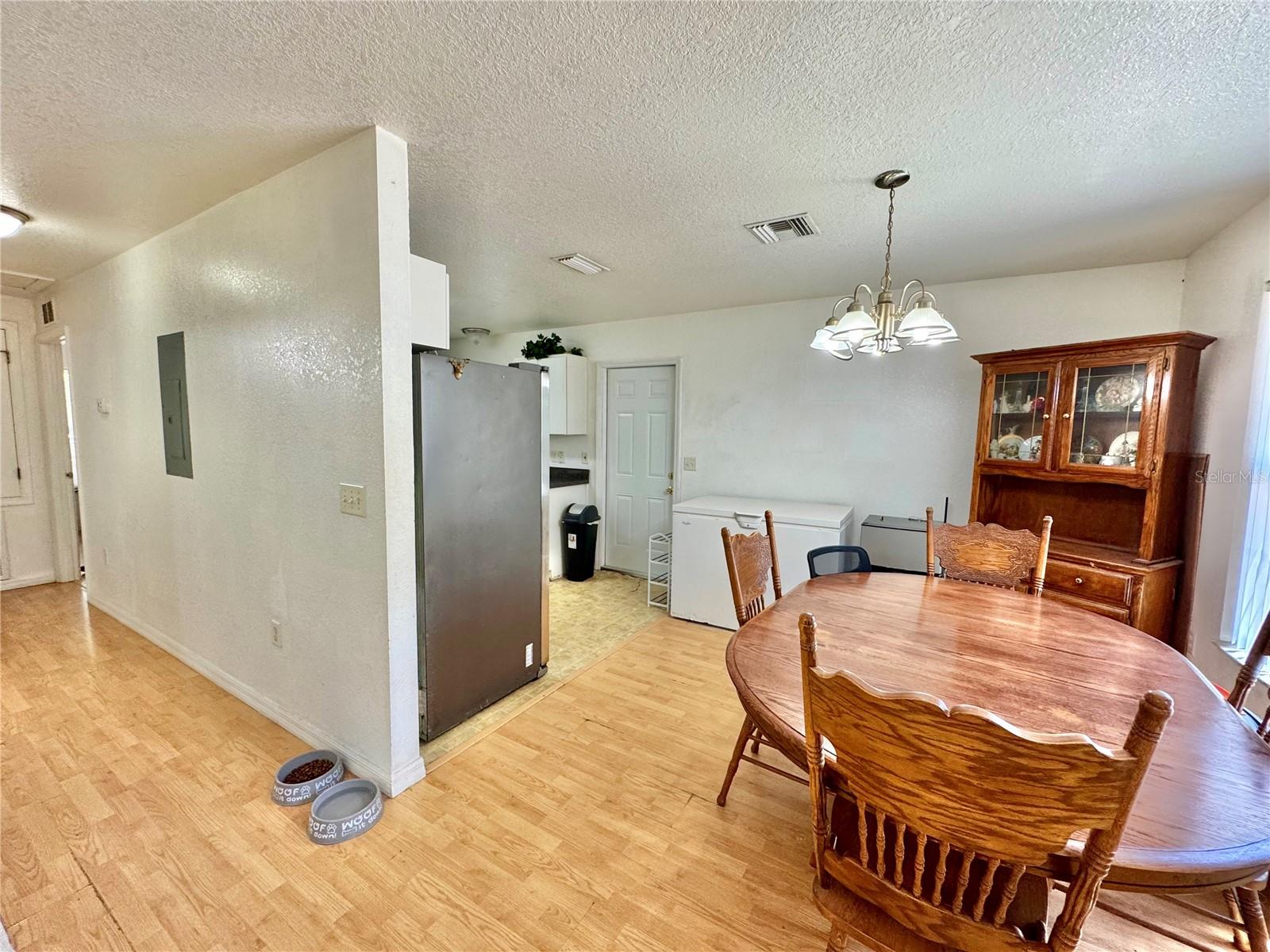 Image 11 of 29 For 40226 Palm Street