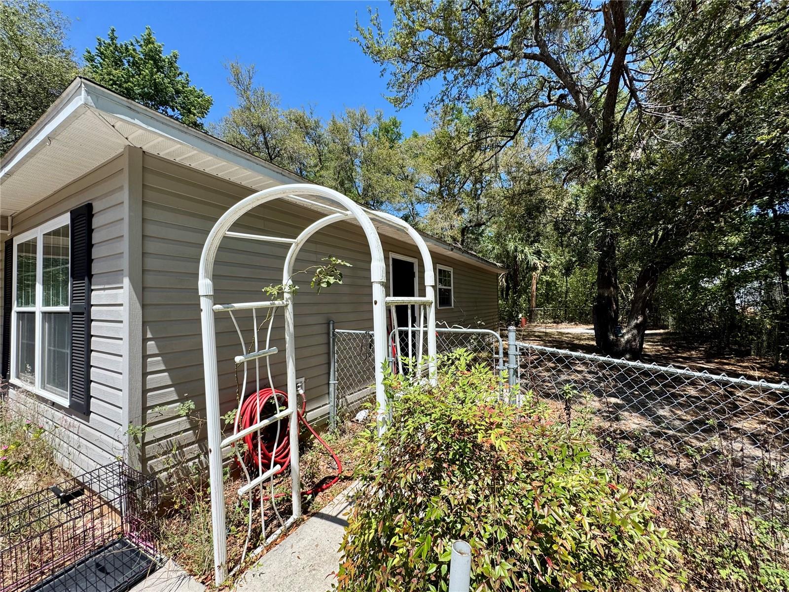 Image 19 of 29 For 40226 Palm Street