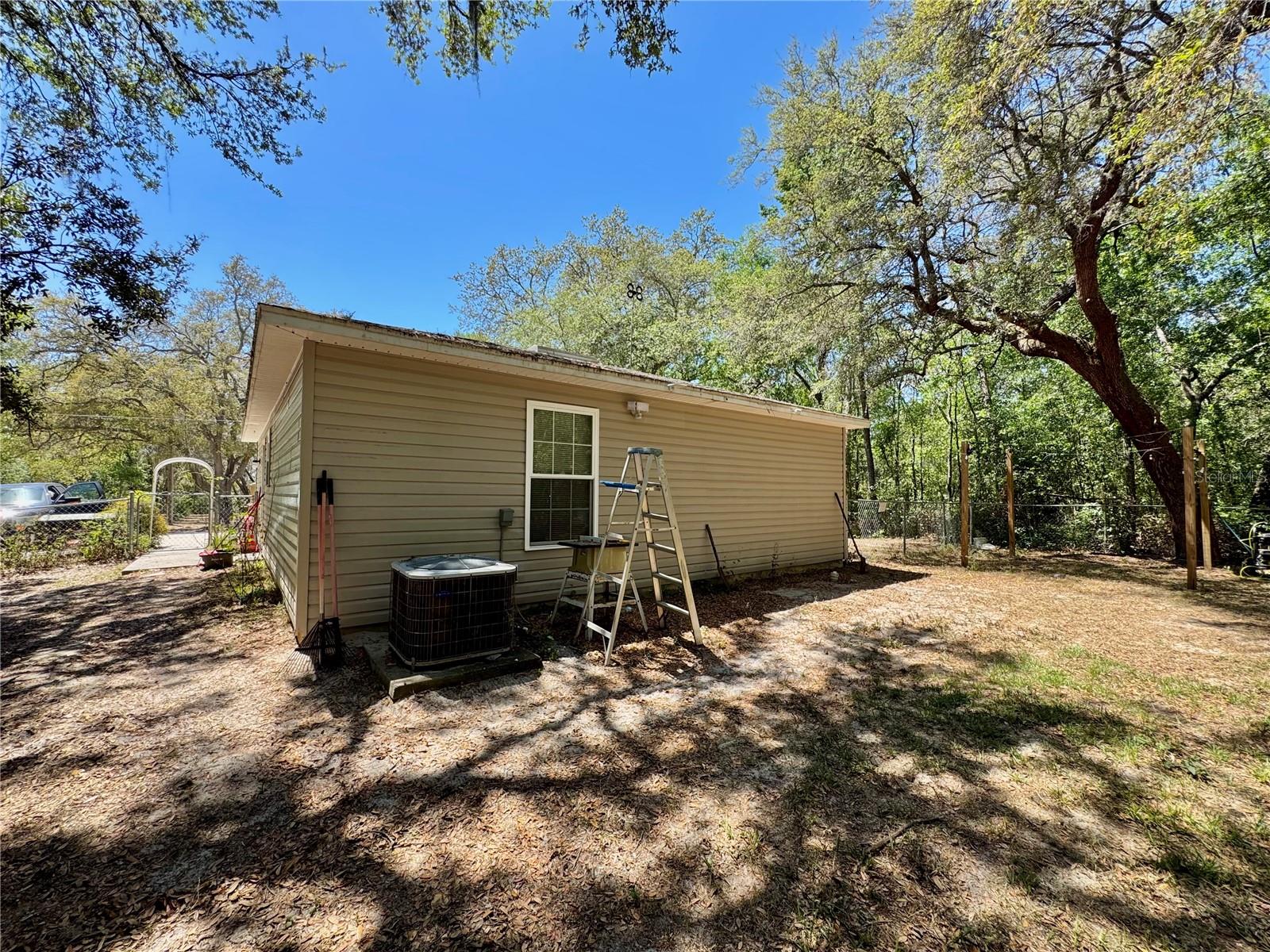 Image 20 of 29 For 40226 Palm Street
