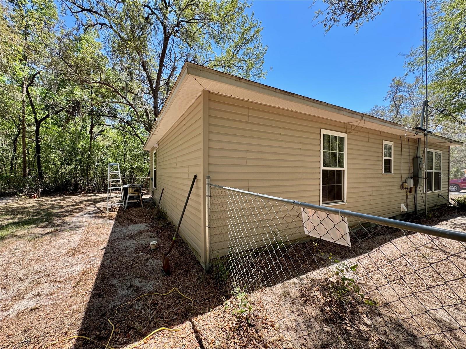 Image 21 of 29 For 40226 Palm Street