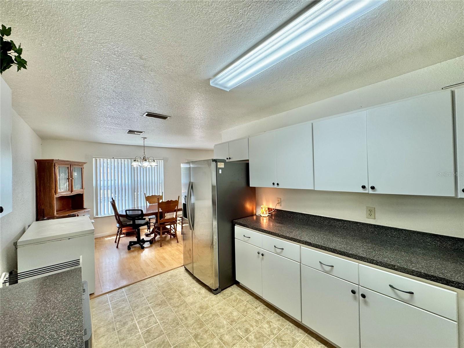 Image 7 of 29 For 40226 Palm Street