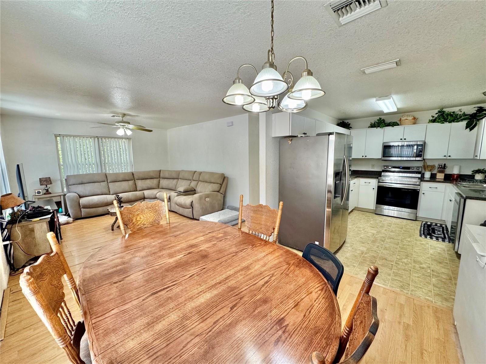 Image 9 of 29 For 40226 Palm Street