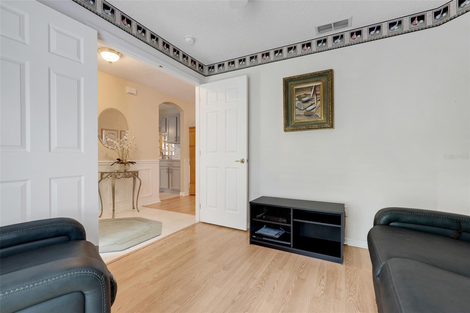 Image 22 of 47 For 4167 Capland Avenue