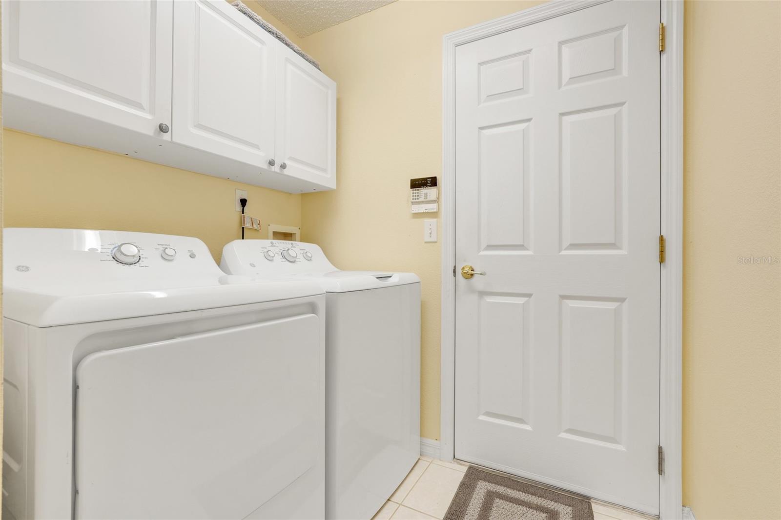 Image 29 of 47 For 4167 Capland Avenue