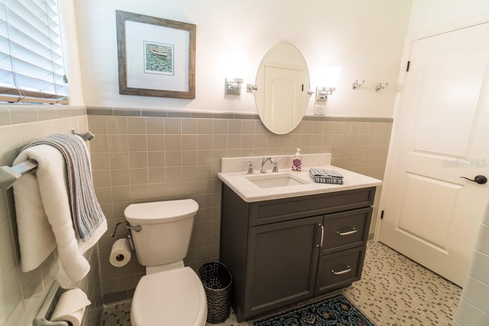 Image 13 of 18 For 1426 Crestview Drive