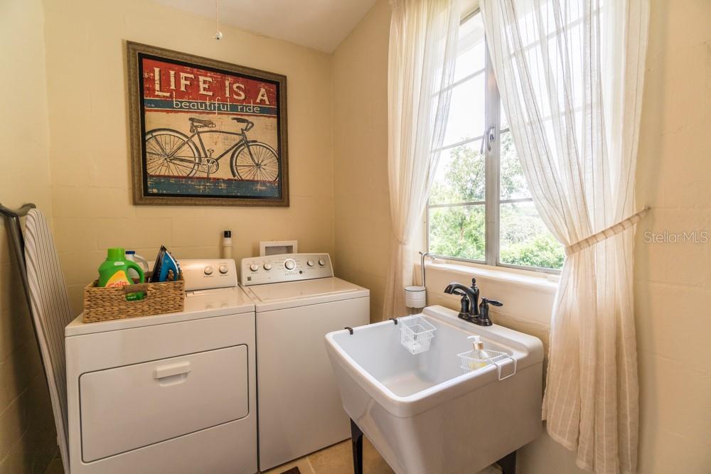Image 18 of 18 For 1426 Crestview Drive